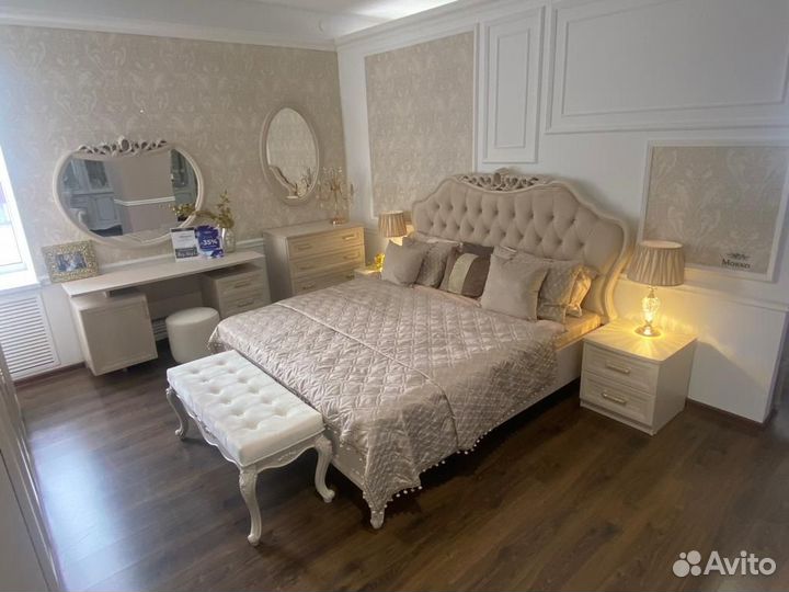 Спальный гарнитур