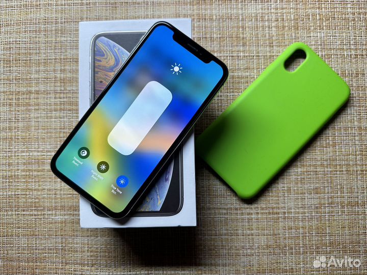 iPhone Xs, 256 ГБ