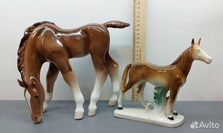 Пасущийся жеребёнок,конь,статуэтка лфз, германия