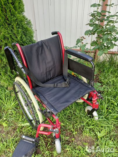 Инвалидная коляска новая