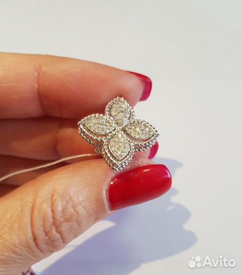 Золотые серьги с бриллиантами