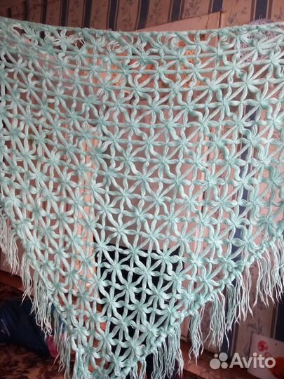 Шаль,теплая,красивая