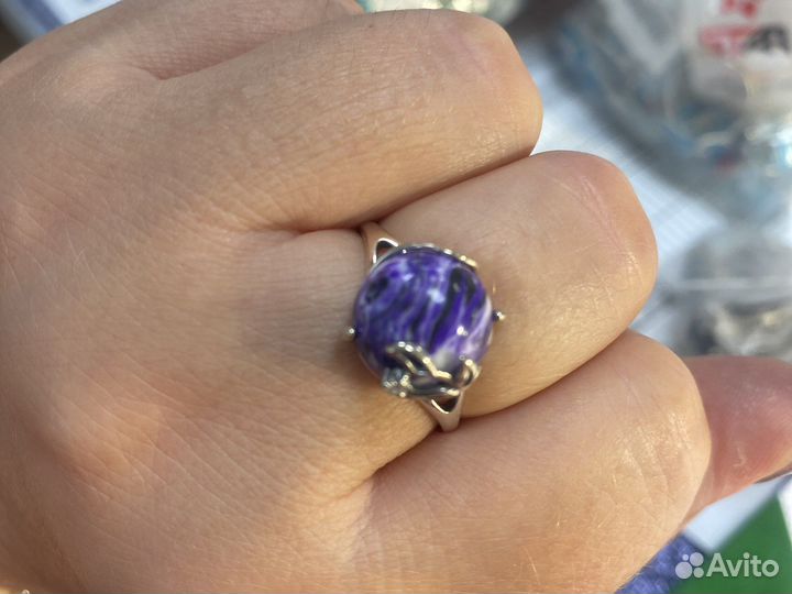 Серебряное кольцо с чароитом