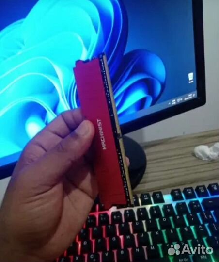 Продам новую планку Озу ddr4 16gb