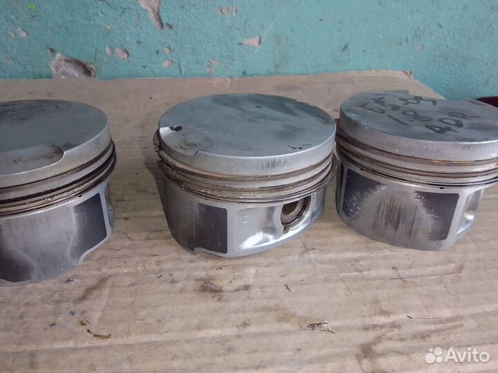 Комплект поршней 1.8 ADR Volkswagen Passat B5