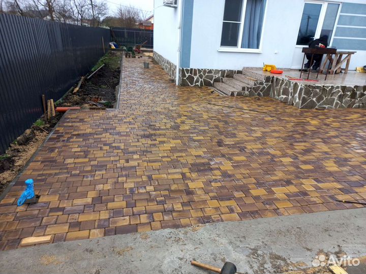 Укладка тротуарной плитки