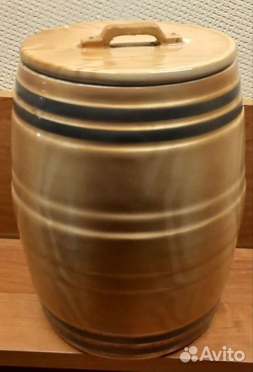 Бочонок кухонный, горшки керомические СССР