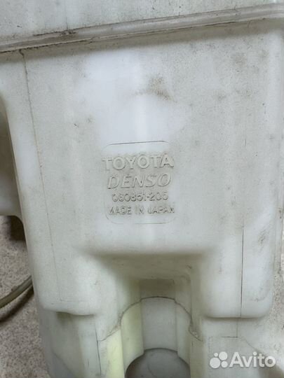 Бачек омывателя rav4 30