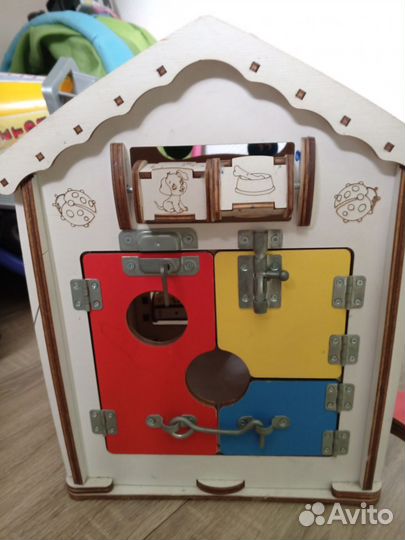 Бизиборд домик