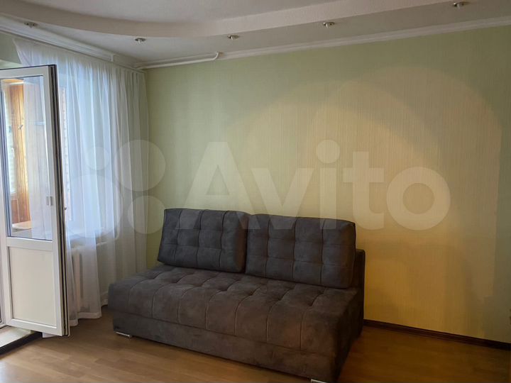 2-к. квартира, 50 м², 4/9 эт.