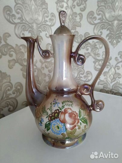 Фарфоровый чайник