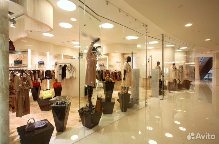 Продавец консультант в бутик одежды