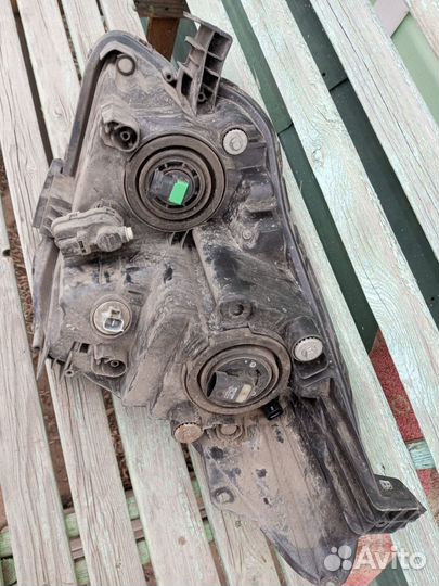 Фара toyota ractis