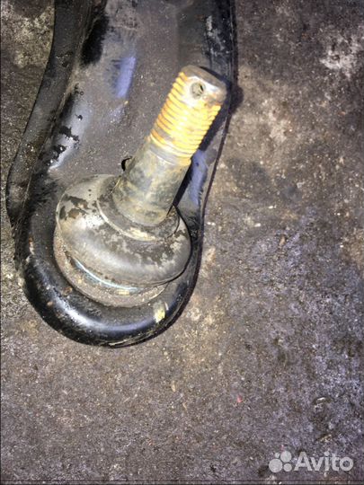 Рычаг передний правый Nissan Almera N16