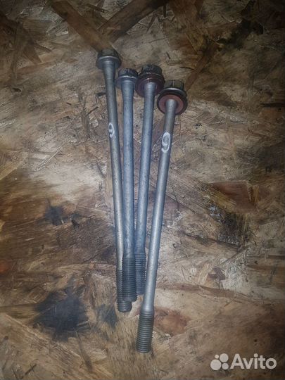 Шпильки цилиндра Suzuki skywave250, CJ41A