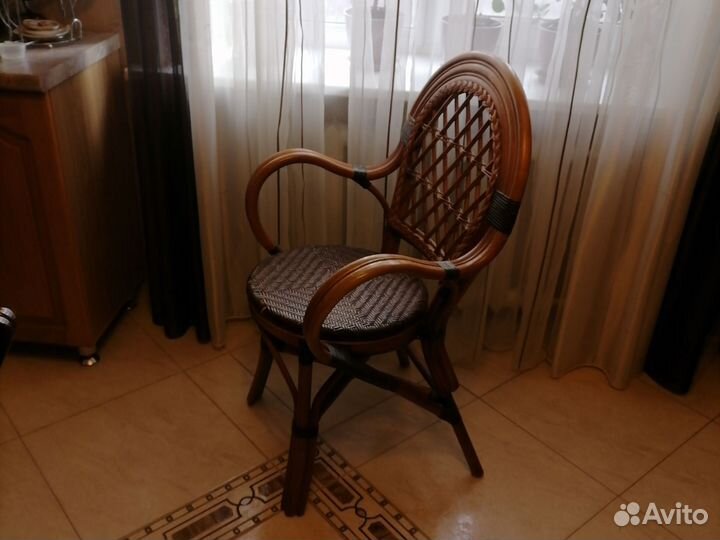 Кресло из натурального ротанга