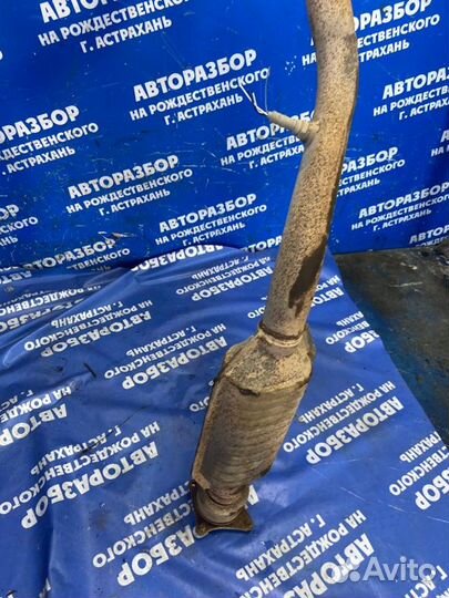 Передняя часть глушителя. Plymouth Voyager минивен