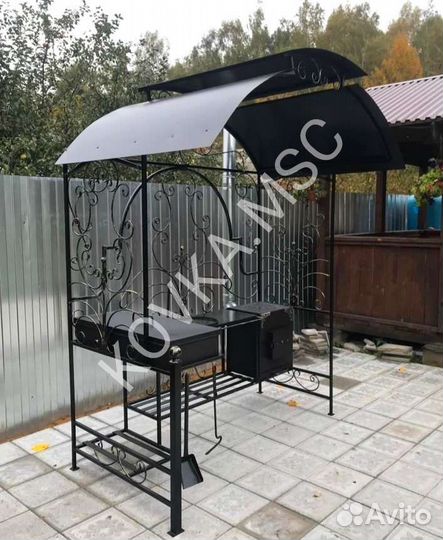 Мангал с крышей