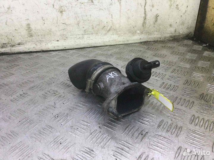 Заслонка дроссельная Ауди А4 8e0145950c Ake