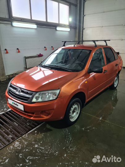 LADA Granta 1.6 МТ, 2013, битый, 114 000 км