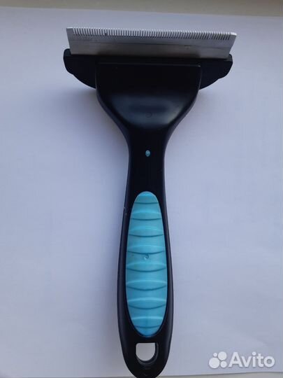 Щетка фурминатор для вычесывания шерсти