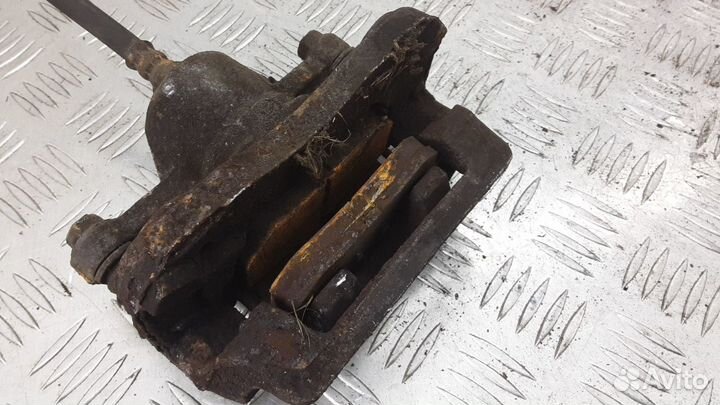 Суппорт задний правый Kia Magentis рест. 2004