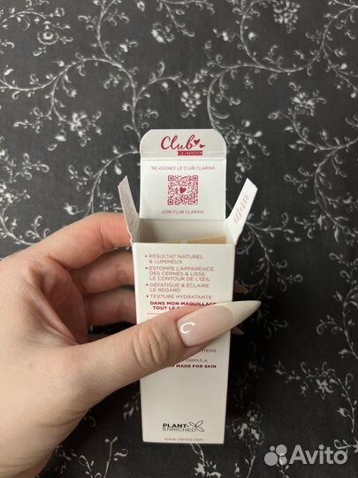 Консилер Clarins 01