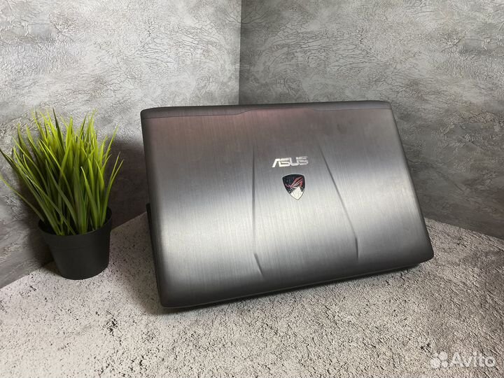 Мощный игровой ноутбук Asus 2 видеокарты