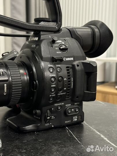 Canon C100 mark ii + 4 аккумулятора + сумка