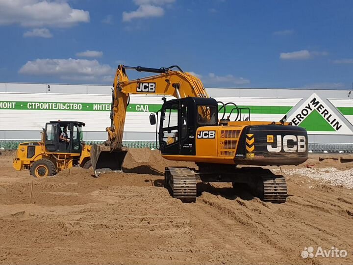 Машинист гусеничного экскаватора