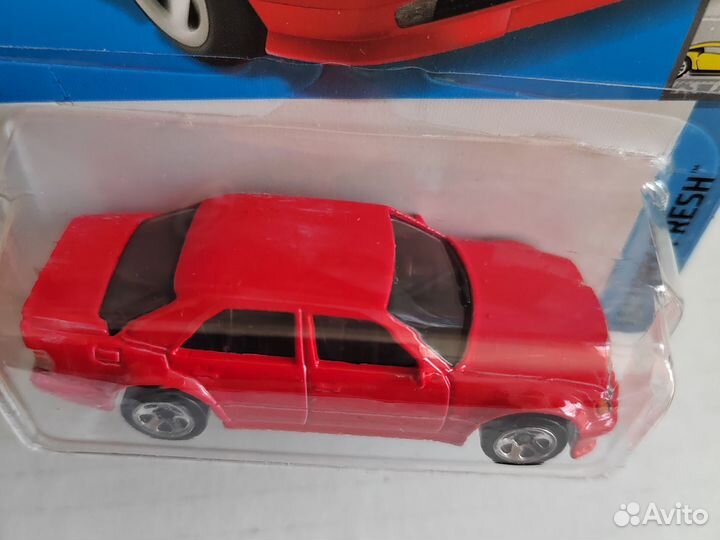 Hot Wheels Mercedes-Benz 500E