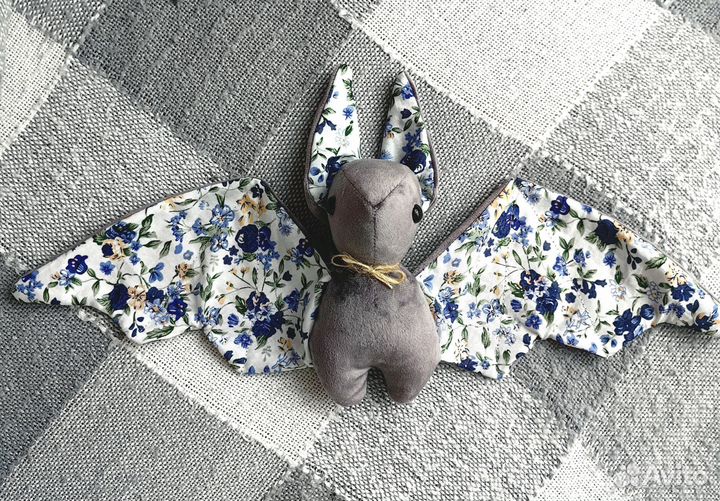 Летучая мышка игрушка