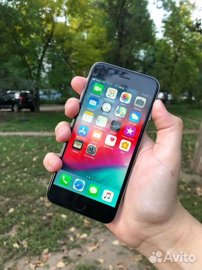 Телефон iPhone 6