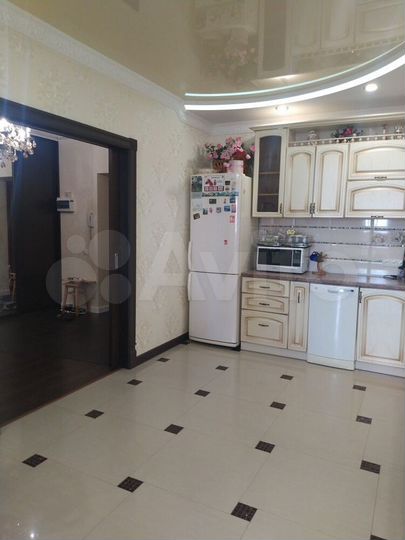 3-к. квартира, 110 м², 12/18 эт.