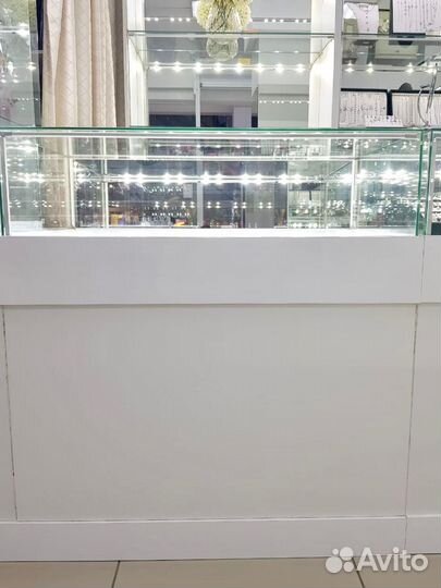 Витрины б/у стеклянные