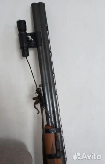 Фонарь подствольный с креплением,выводной кнопкой