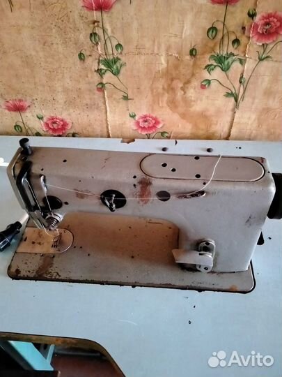 Швейная машина 1022