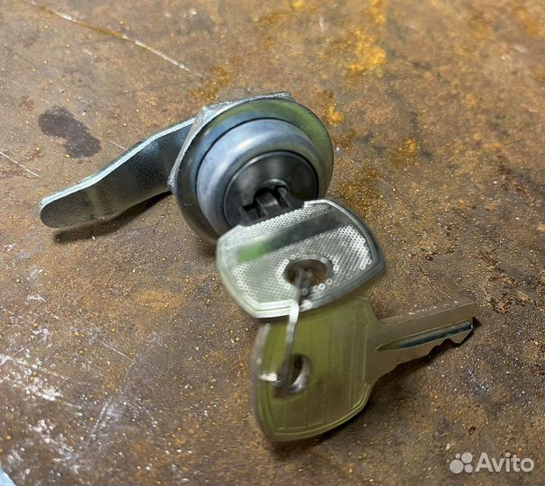 Мебельный, почтовый замок