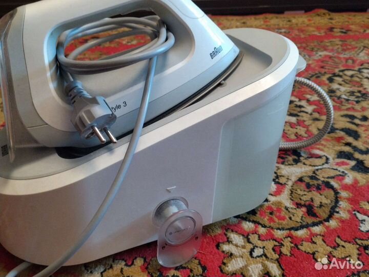 Утюг с парогенератором Braun CareStyle3