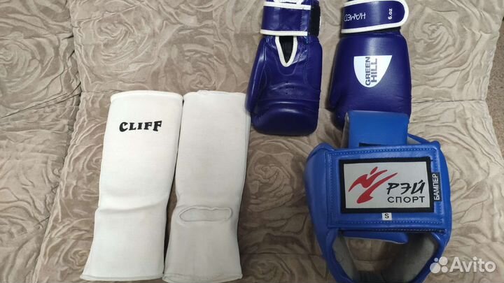 Боксерские перчатки детские 6 oz и шлем s