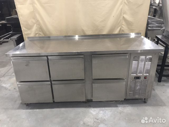 Холодильный стол с выдвижными ящиками