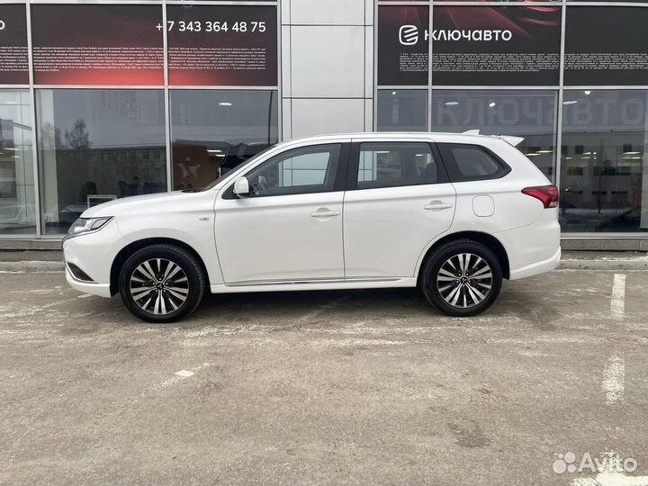 Mitsubishi Outlander 2.0 CVT, 2022