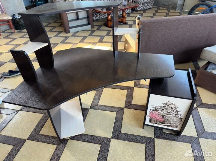 Компьютерный стол