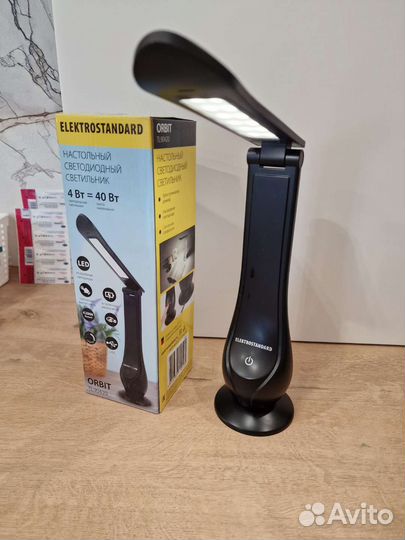 Настольный светодиодный светильник