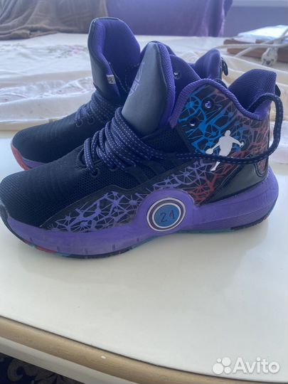 Баскетбольные кроссовки