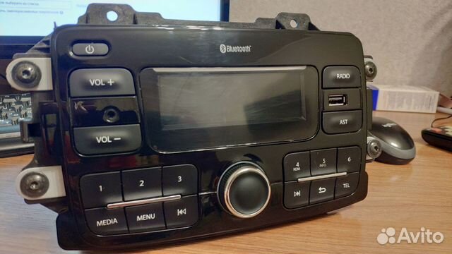 Магнитола Renault 281153059R + рамка