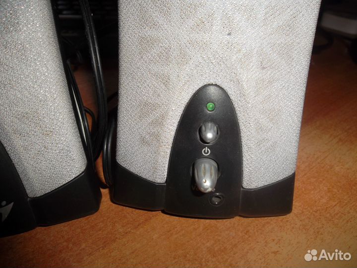 Колонки к компьютера не рабочие лампочка не горит