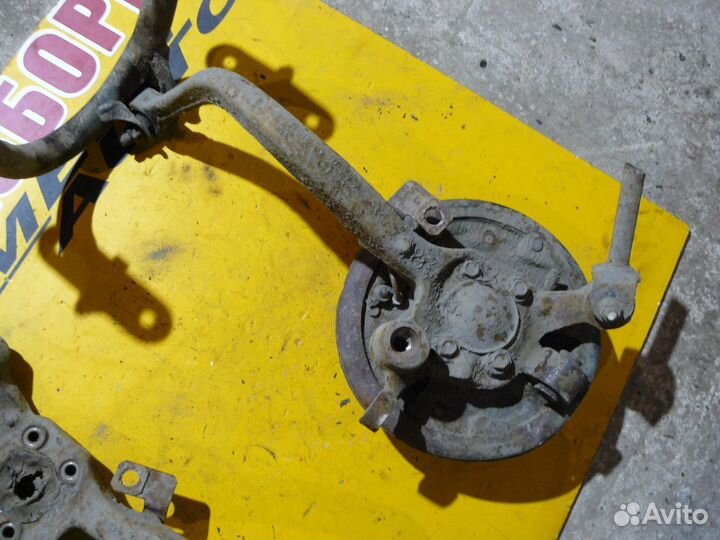 Кулак задний для Mitsubishi Galant 8 USA