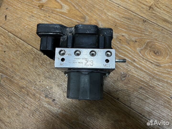 Блок ABS Toyota Camry 50 / 55 44540-33380