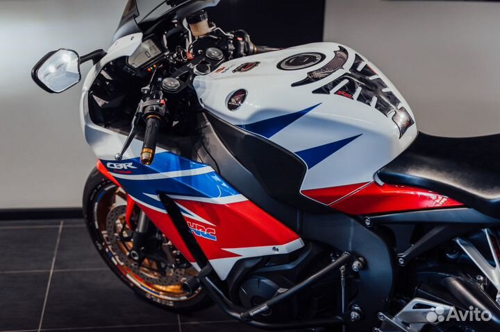 Honda CBR1000RA FireBlade